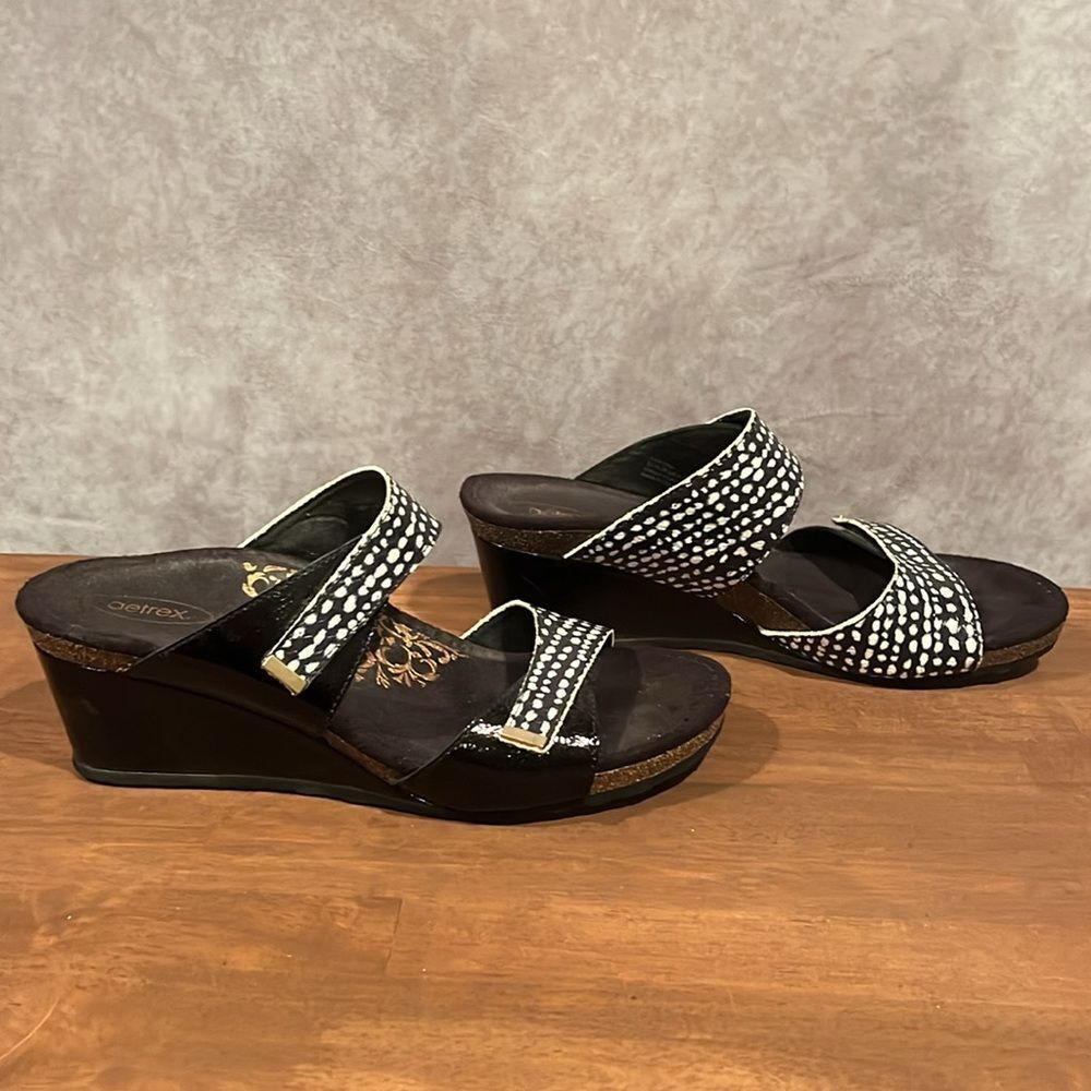 Aetrex black white spotted leather two strap wedge sandal size 39 / 8.5 - Picture 2 of 10